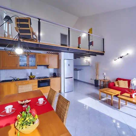 The Lakeview Loft